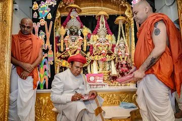 Patrika lekhan & Puajan - Shikshapatri 200