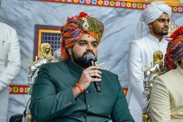 Aachrya maharaj shree & Lalaji Maharaj's Shubhashish - Shikshapatri 200
