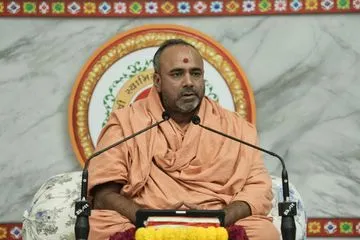 Vyakhyan Mala & Ashirvachan - Shikshapatri 200