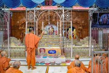 Suddh Ghee Vade Tapuji Nu Abhishek - Vadodara
