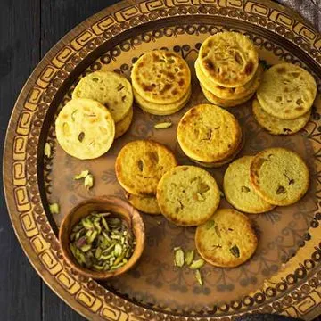 Kaju-Pista Puri