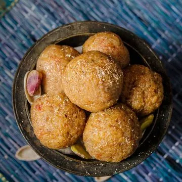 Kaju-Badam Na Ladu