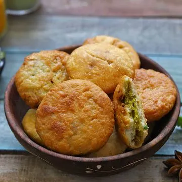 Vatana Ni Kachori