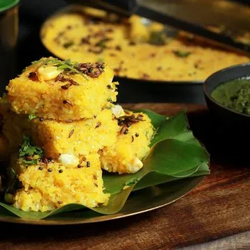 Makai Na Dhokla